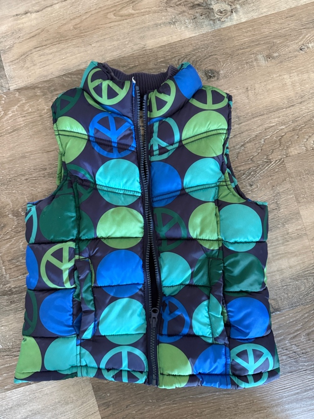 Old Navy Girls kids Puffy Vest with Blue & Green Peace Sign Print sz s